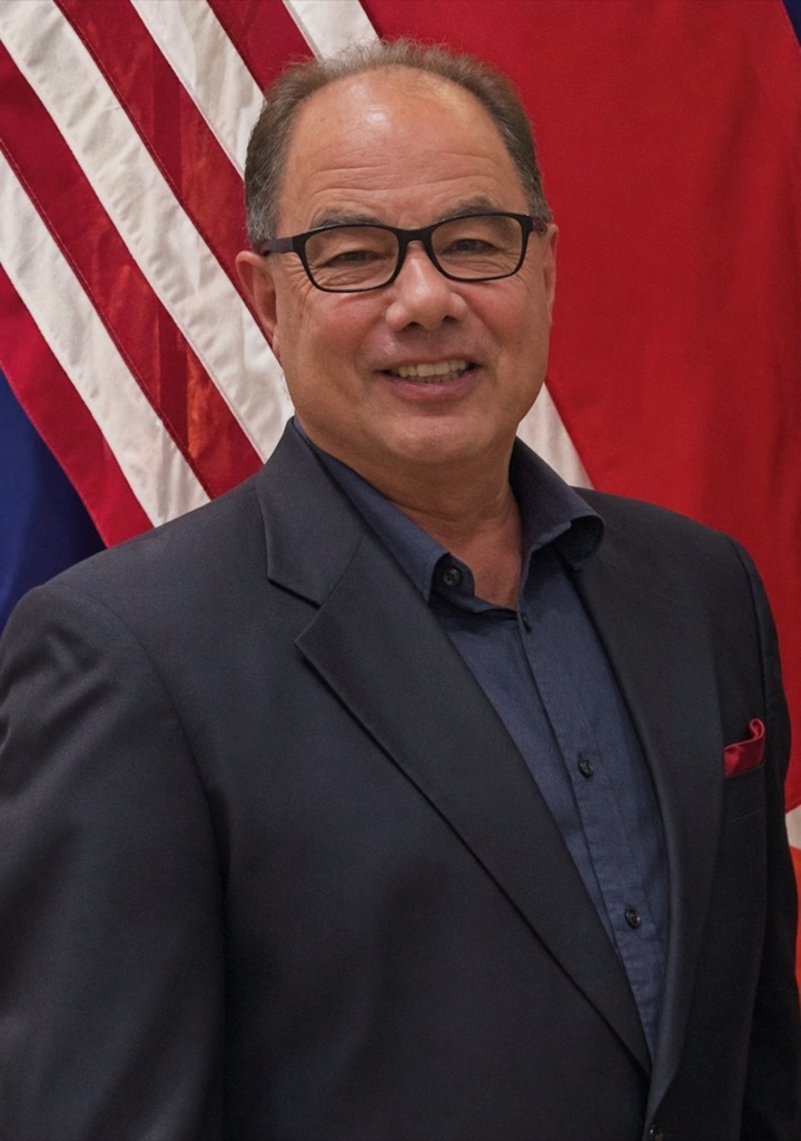 Portrait of Darren Bates